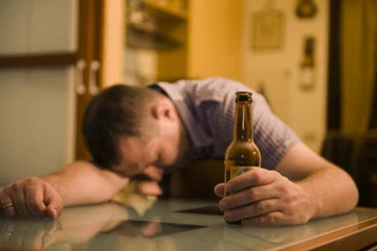 Алкогольна залежність