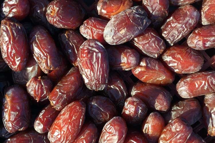 10 причин есть финики чаще