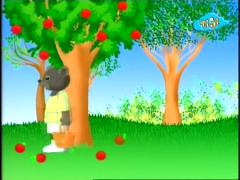 Бурый медвежонок - Собирает яблоки