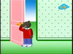 Бурый медвежонок - И большая шишка