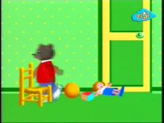 Бурый медвежонок - И его стульчик