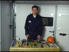 Уроки строительства - Монтаж секционных ворот