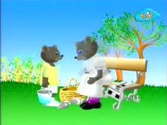 Бурый медвежонок - Делает кулёчек